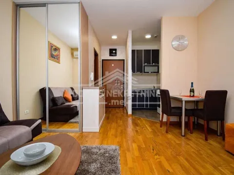 Rent, apartment, 33m², City Kvart, Podgorica - image 2