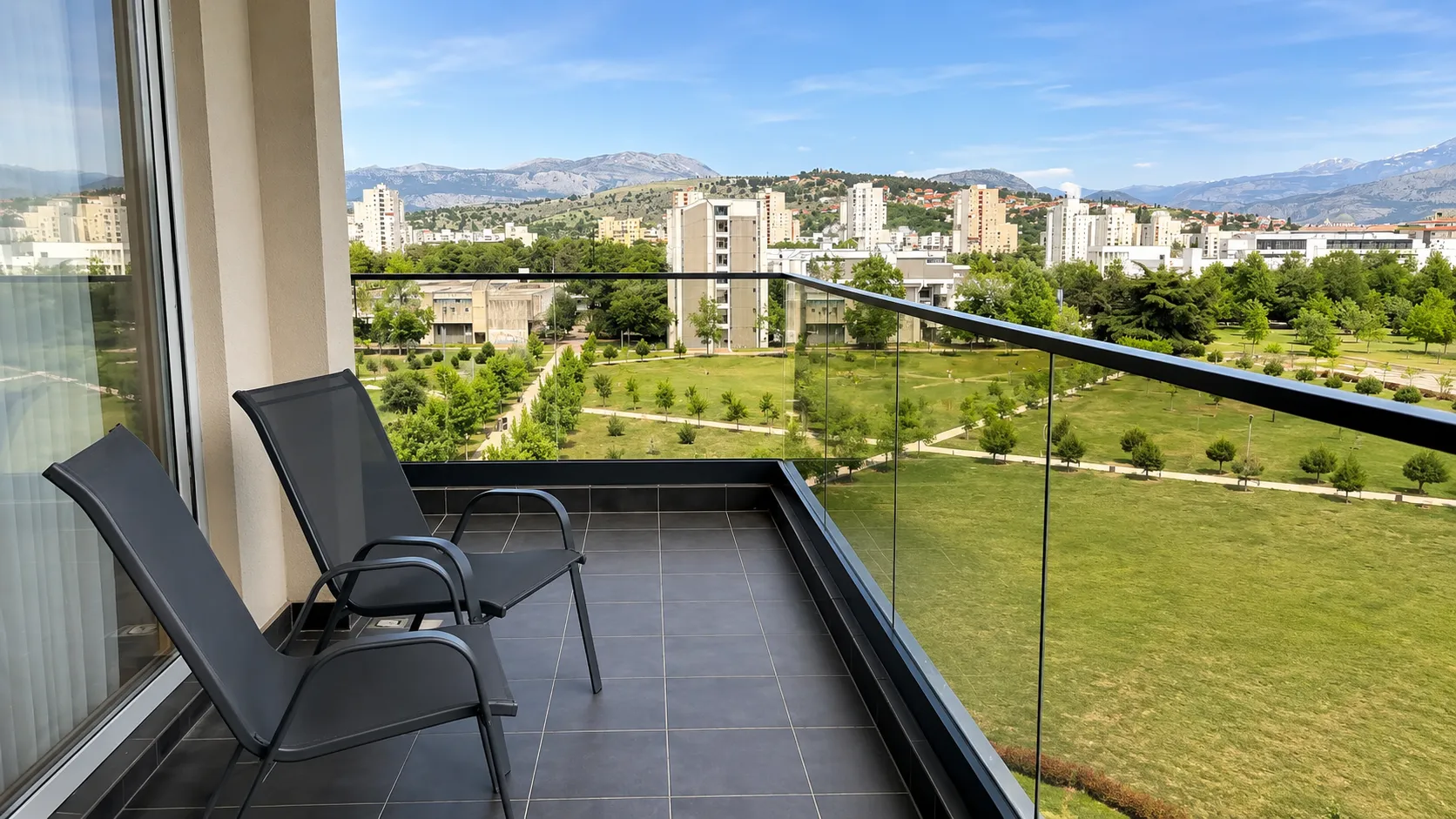 Izdavanje, dvosoban stan, 85m², Master Kvart, Podgorica