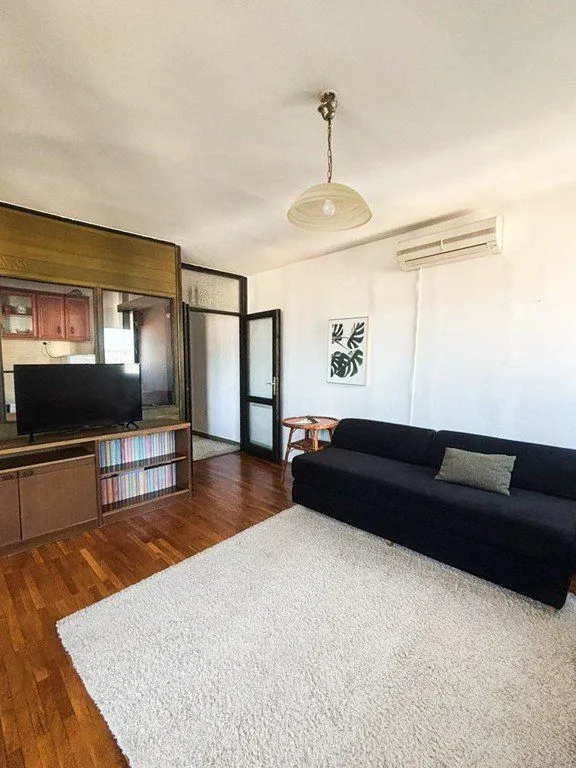 Izdavanje, trosoban stan, 95m², Blok 5, Podgorica