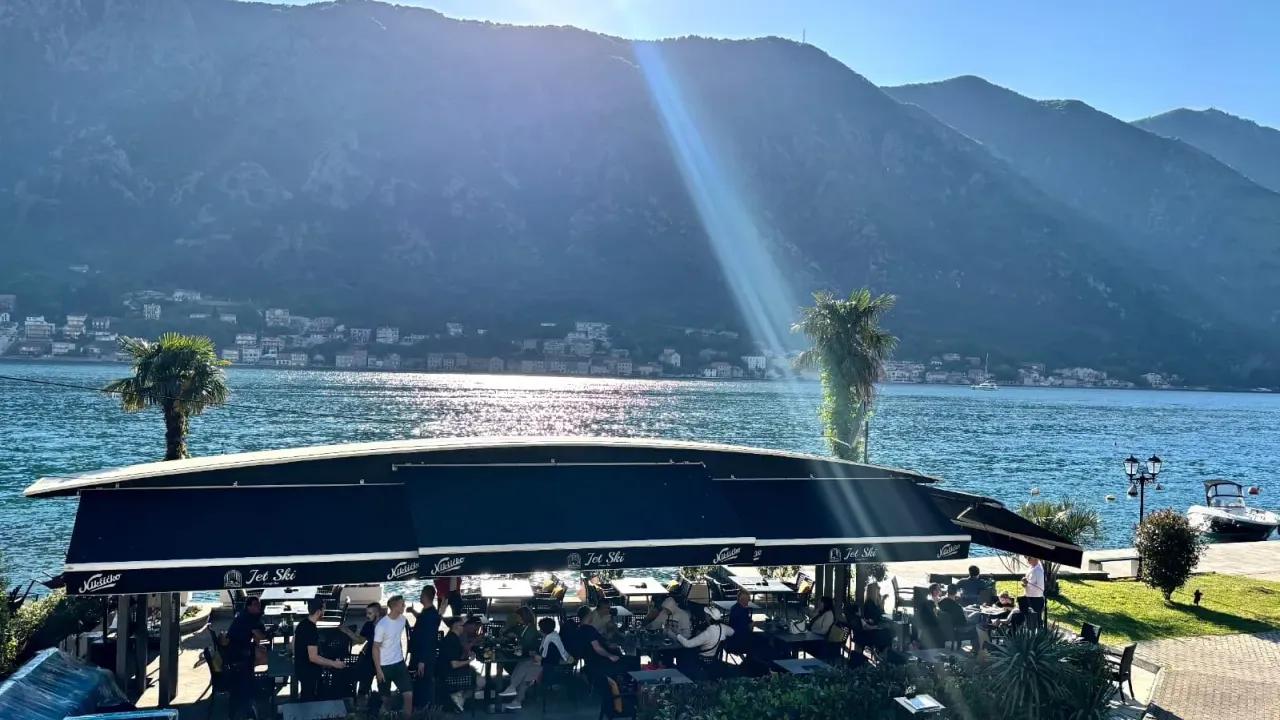 Izdavanje, ugostiteljski objekat, 100m², Dobrota, Kotor