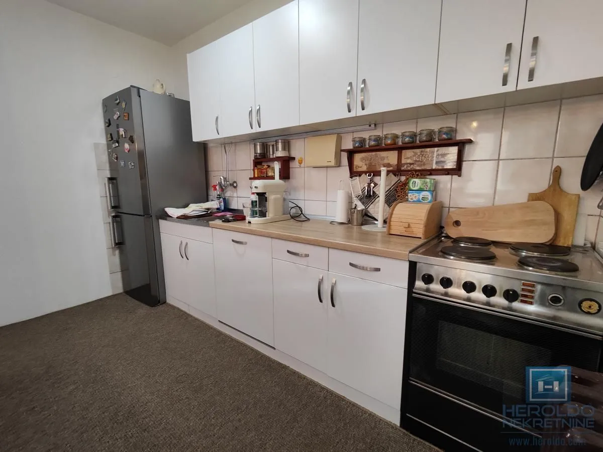 Prodaja, dvosoban stan, 67m², Sarina Medja, Jagodina