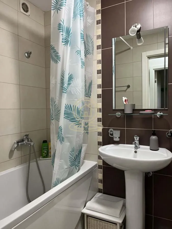 Izdavanje, dvosoban stan, 65m², Detelinara, Novi Sad Sve Podlokacije
