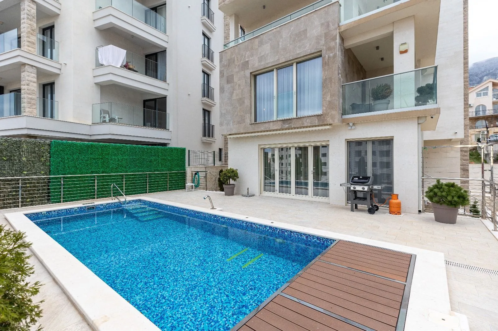 Sale, house, 400m², Bečići, Budva