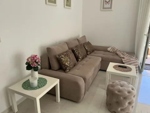Rent, one bedroom apartment, 52m², Centar, Budva - image 12