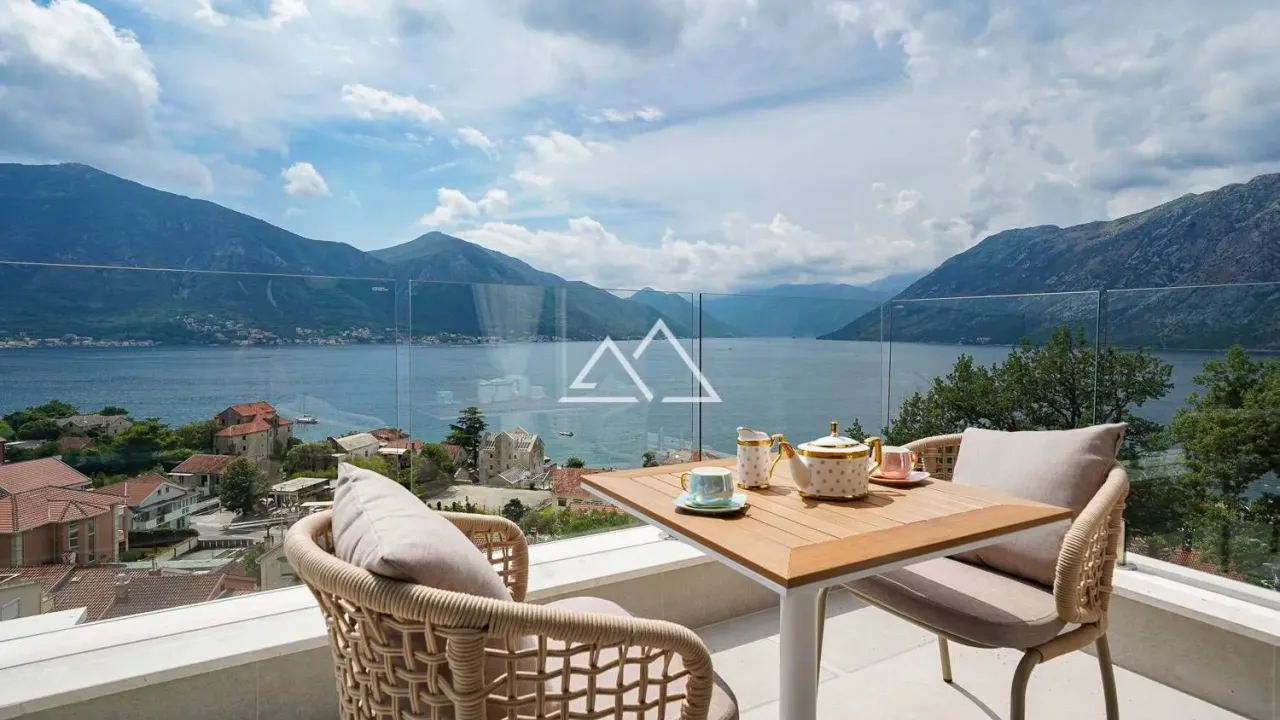 Prodaja, kuća, 323m², Dobrota, Kotor