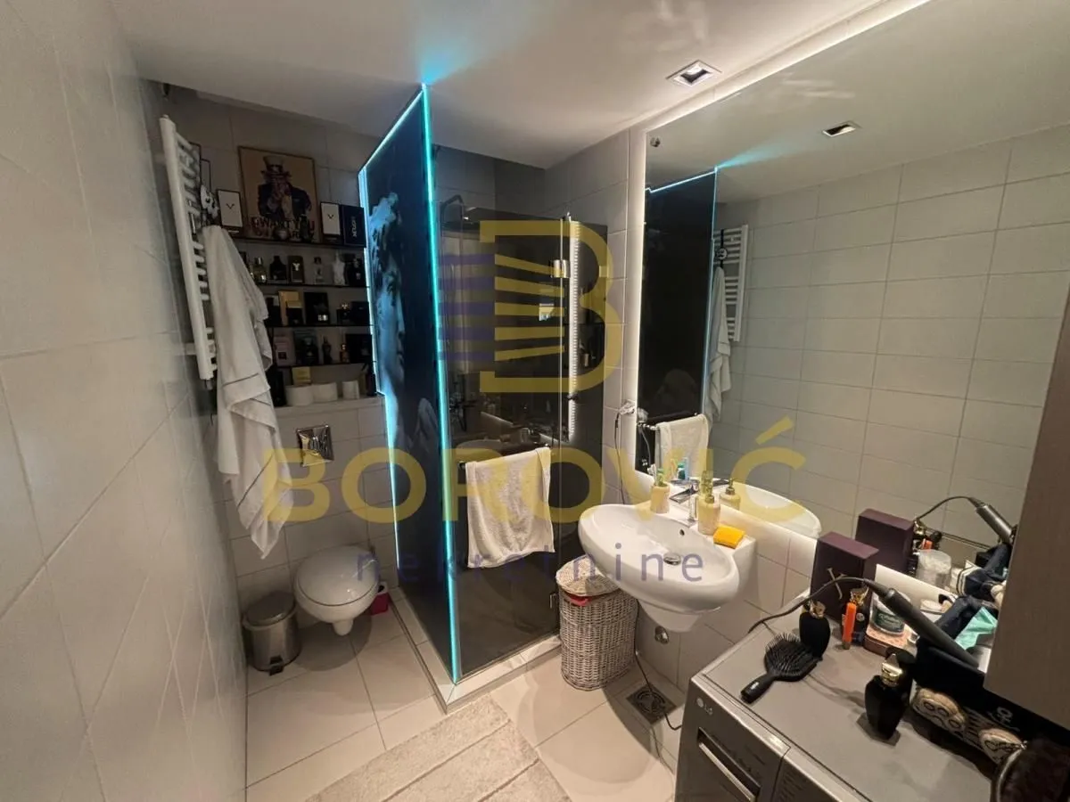 Prodaja, trosoban stan, 83m², Vračar Sve Podlokacije, Beograd