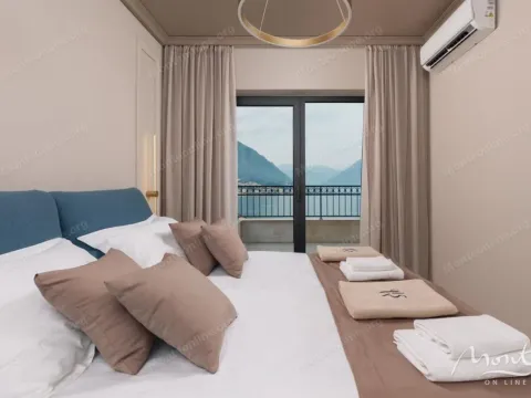 Sale, three bedroom apartment, 204m², Dobrota, Kotor - image 7