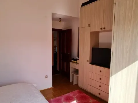 Izdavanje, stan, 140m², Tivat, Crna Gora - image 2