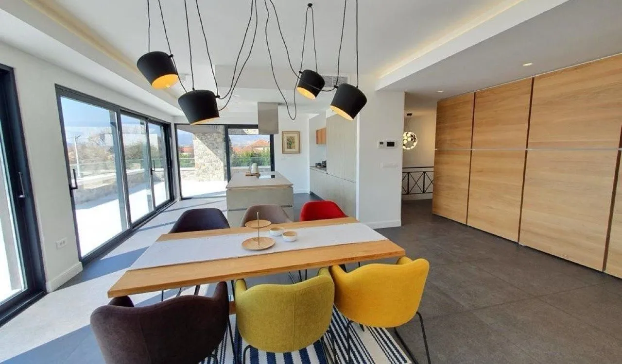 Rent, house, 234m², Masline, Podgorica