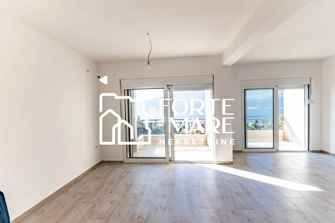 Prodaja, trosoban stan, 66m², Đenovići, Herceg Novi