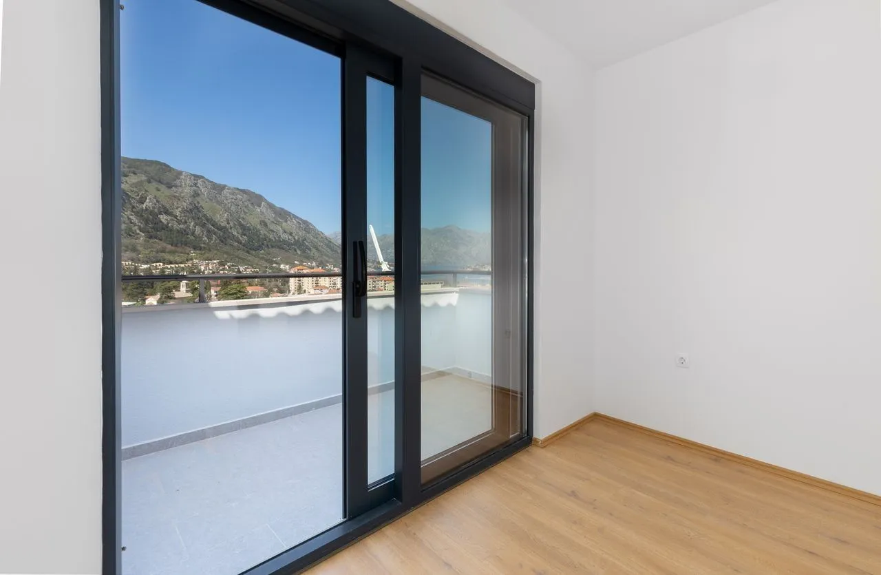 Prodaja, kuća, 160m², Škaljari, Kotor