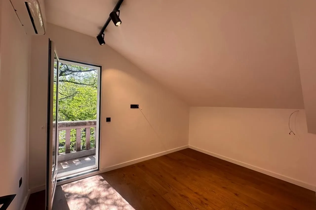 Prodaja, dvosoban stan, 65m², Centar, Tivat