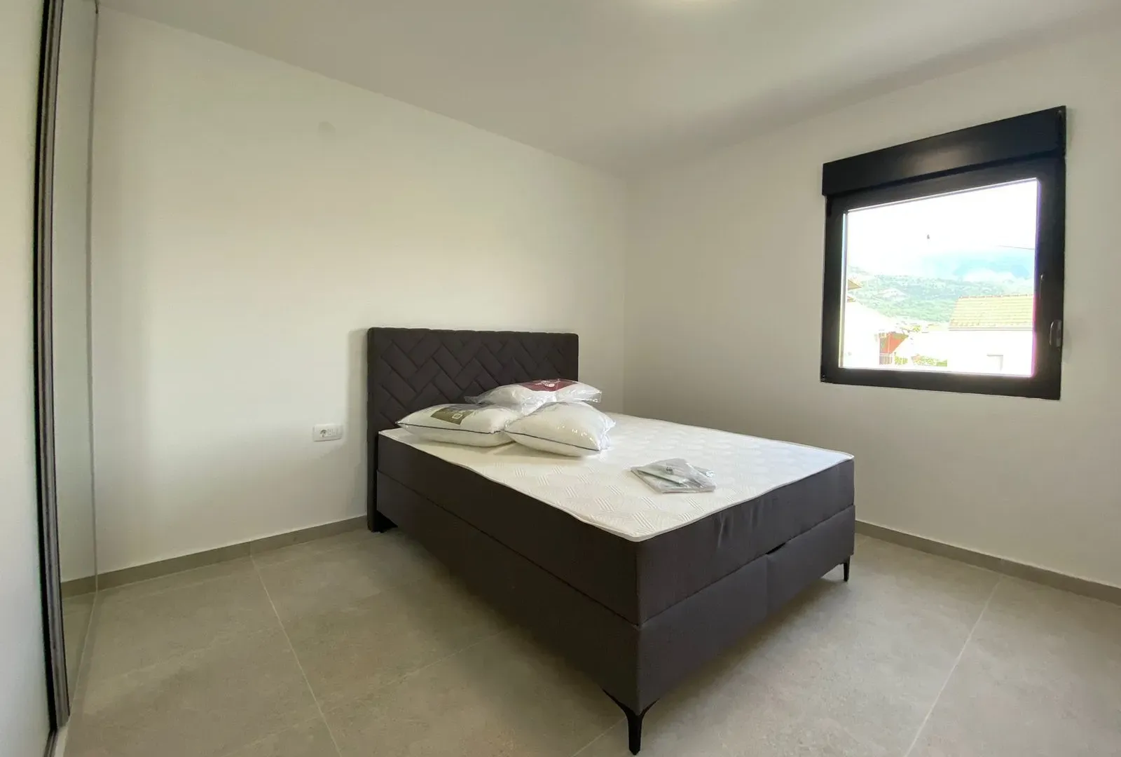 Rent, two bedroom apartment, 80m², Dumidran, Tivat