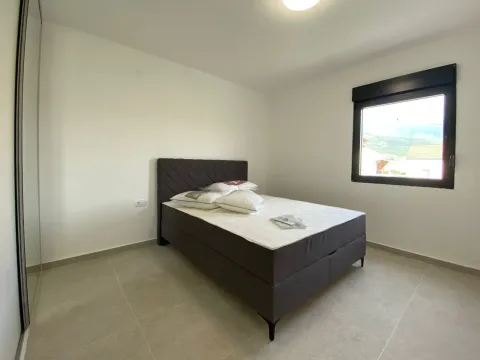 Izdavanje, dvosoban stan, 80m², Dumidran, Tivat - image 10