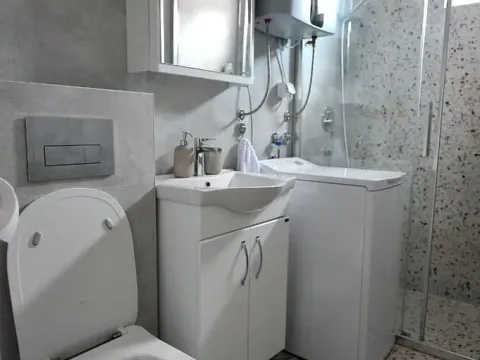 Izdavanje, jednosoban stan, 43m², Budva, Crna Gora - image 5