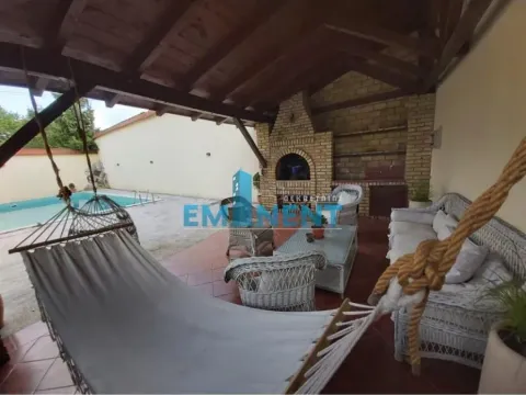 Izdavanje, kuća, 400m², Voždovac Sve Podlokacije, Beograd - image 9