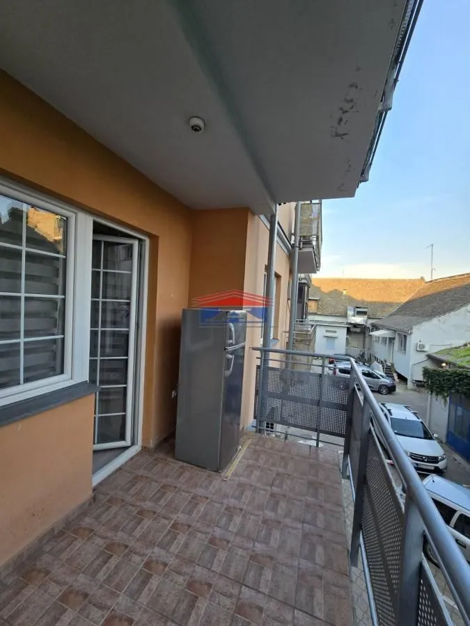 Izdavanje, četvorosoban stan, 69m², Centar, Novi Sad