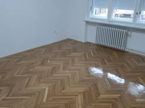 Izdavanje, trosoban stan, 105m², Centar, Novi Sad - image 2