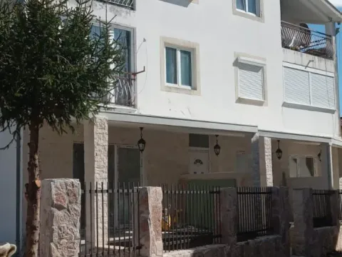 Prodaja, trosoban stan, 56m², Makedonsko naselje, Bar - image 6