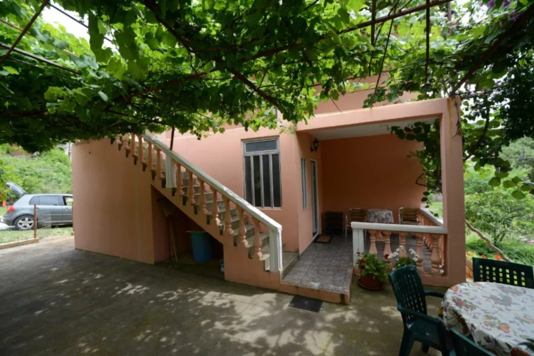 Prodaja, kuća, 300m², Utjeha, Bar