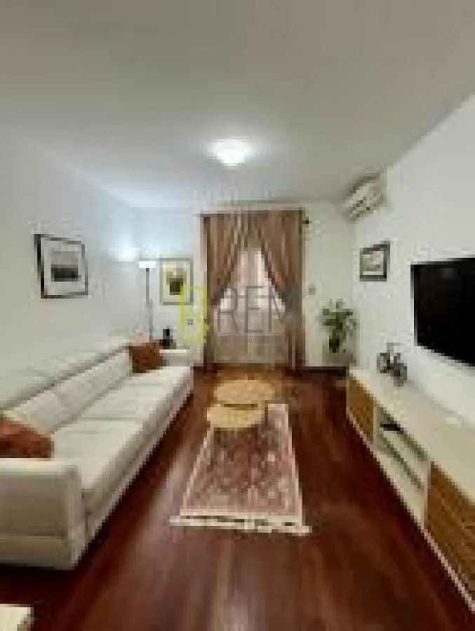 Izdavanje, jednosoban stan, 43m², Stari Aerodrom, Podgorica