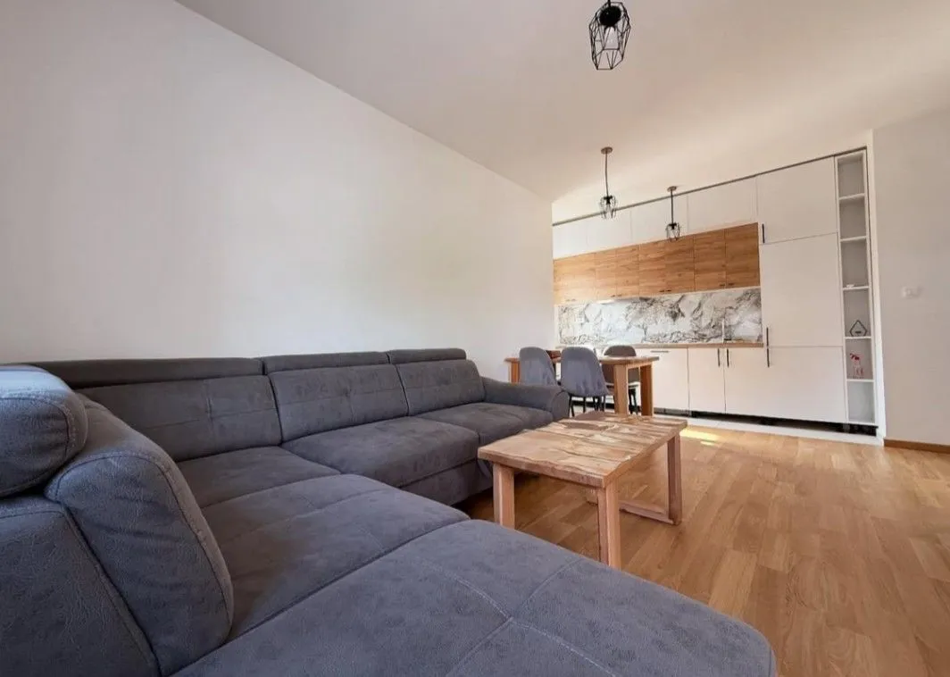 Izdavanje, dvosoban stan, 55m², City Kvart, Podgorica