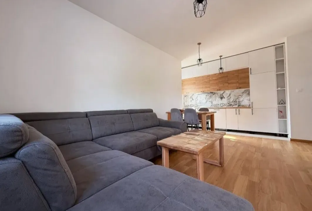 Izdavanje, dvosoban stan, 55m², City Kvart, Podgorica