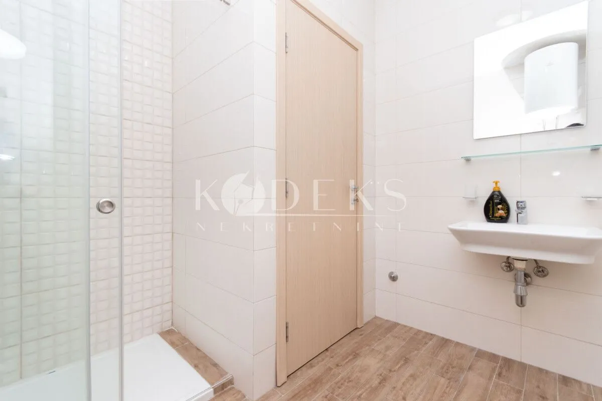 Rent, office space, 71m², City Kvart, Podgorica