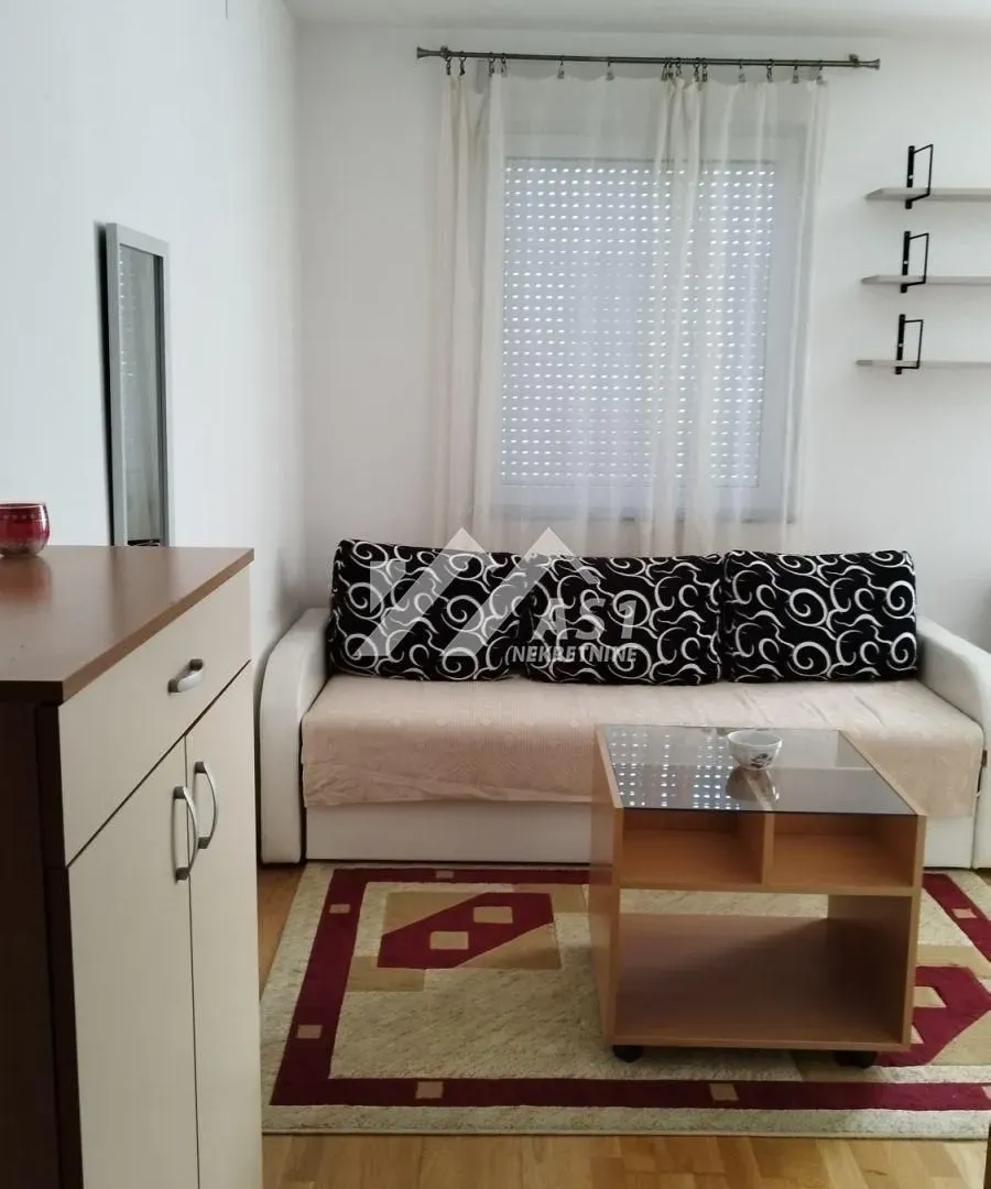Izdavanje, stan, 25m², Grbavica, Novi Sad Sve Podlokacije