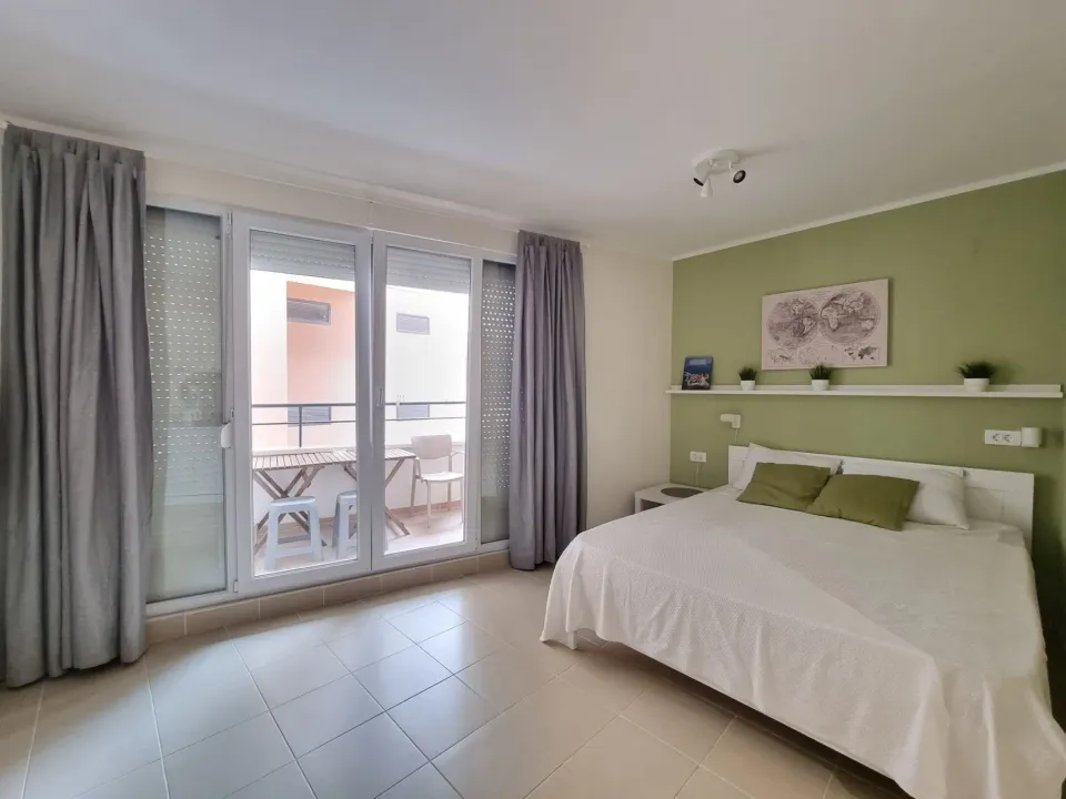 Rent, studio apartment, 43m², Bečići, Budva