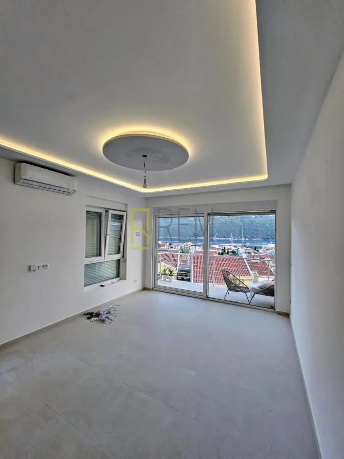 Prodaja, dvosoban stan, 70m², Đenovići, Herceg Novi