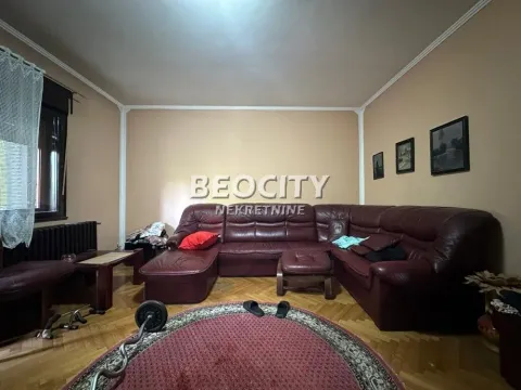 Sale, house, 220m², Kluz, Zvezdara Sve Podlokacije