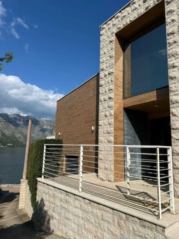 Sale, house, 350m², Stoliv, Kotor