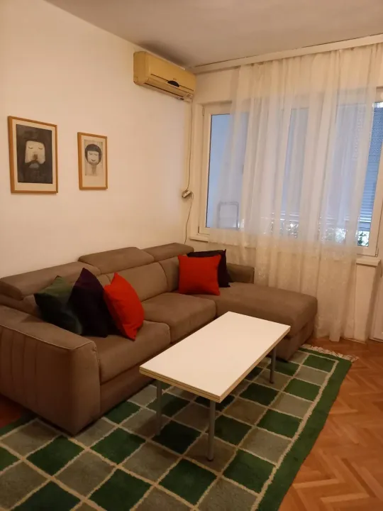 Izdavanje, dvosoban stan, 50m², Preko Morače, Podgorica