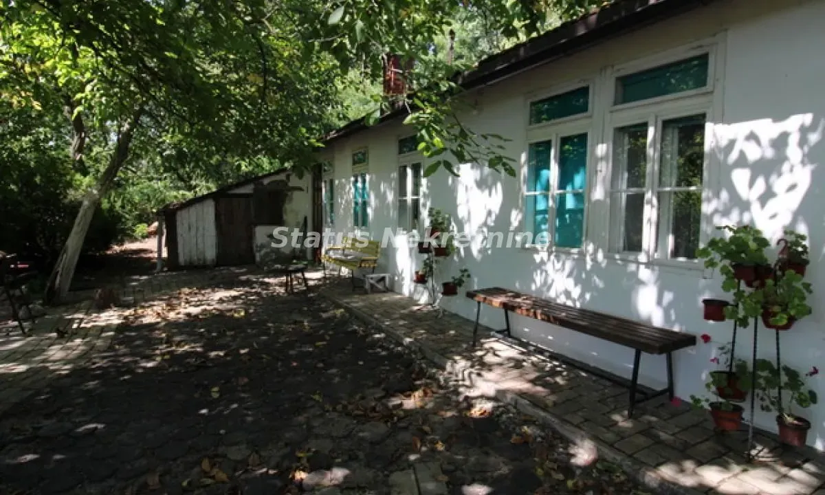 Izdavanje, poslovni prostor, 115m², Irig, Srbija