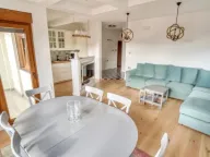 Izdavanje, dvosoban stan, 90m², Bečići, Budva - image 1