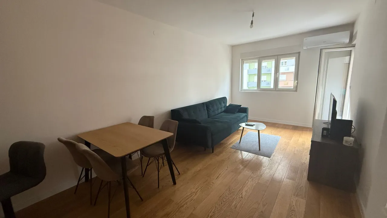 Izdavanje, stan, 42m², Central Point, Podgorica