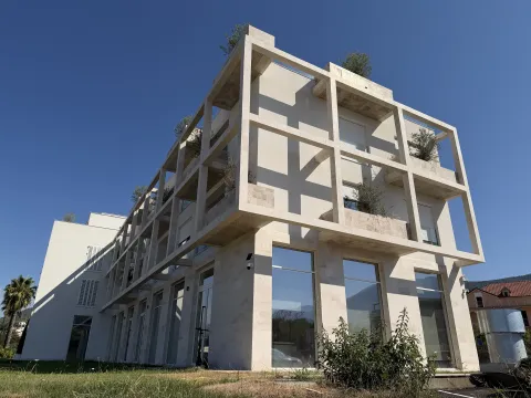 Prodaja, dvosoban stan, 62m², Dumidran, Tivat - image 1