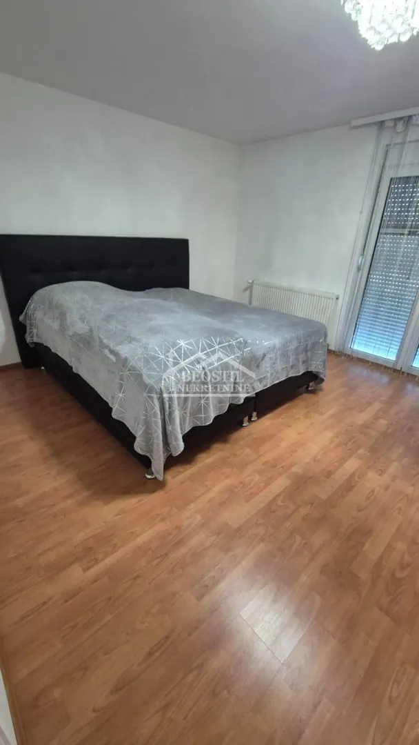 Sale, house, 254m², Mladenovac, Beograd