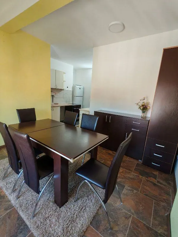 Rent, four bedroom apartment, 120m², Rakovica, Beograd