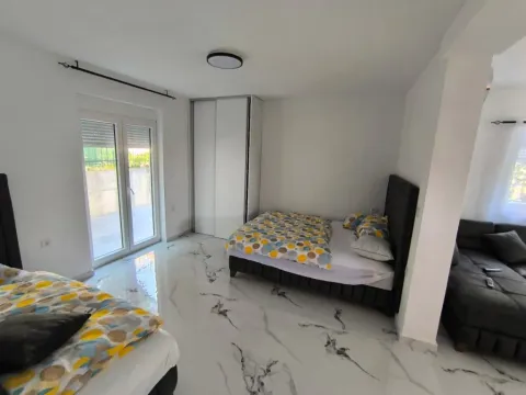 Rent, house, 35m², Lazi, Budva - image 5