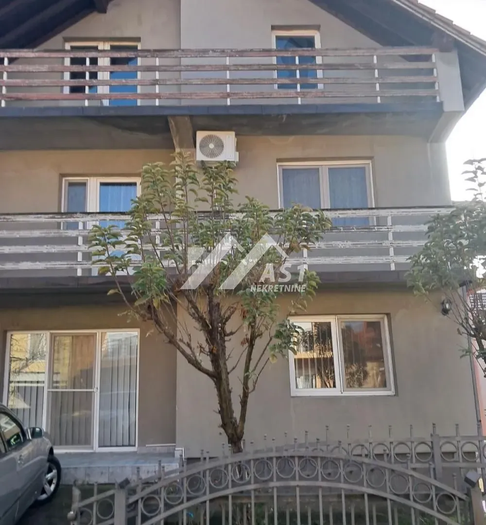 Prodaja, kuća, 300m², Centar, Kotor