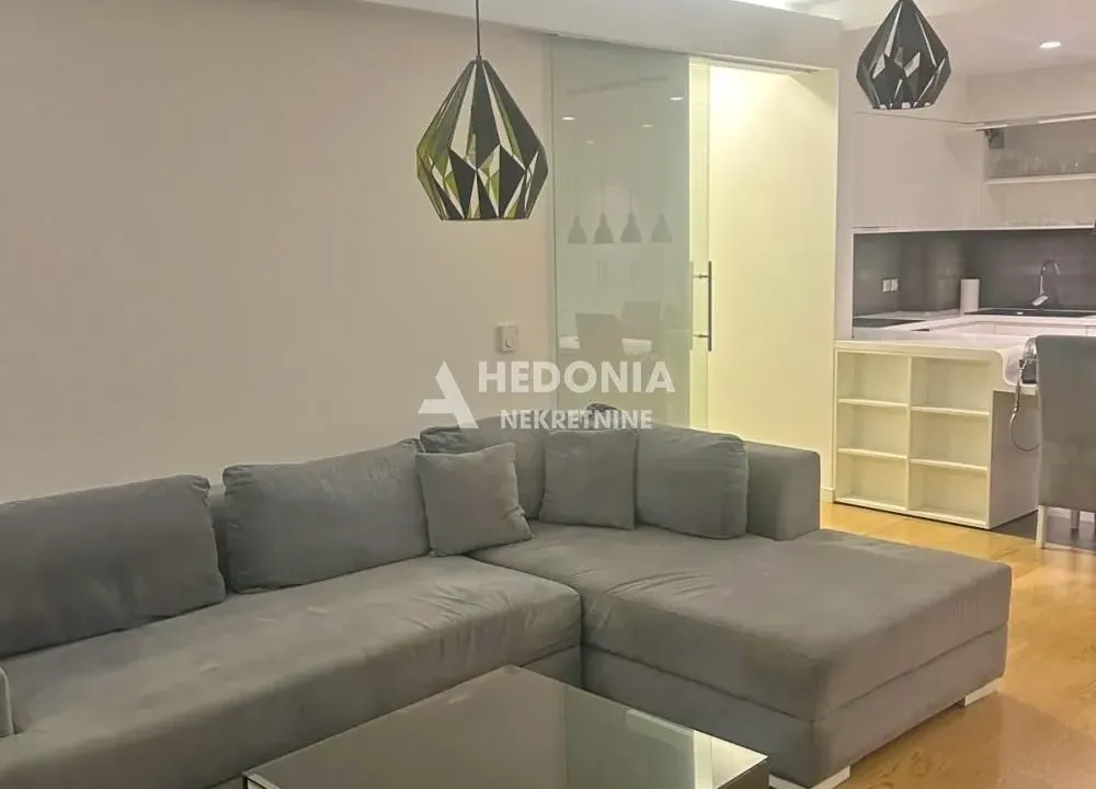 Izdavanje, dvosoban stan, 70m², Novi Beograd Blok 65, Novi Beograd Sve Podlokacije