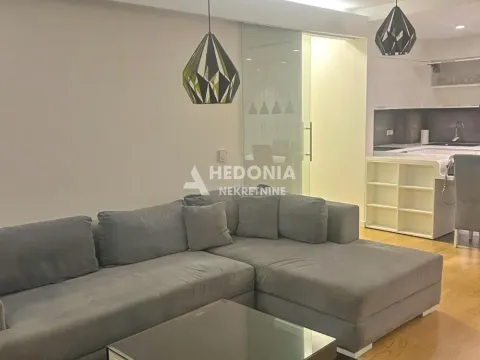 Stan in Novi Beograd Blok 65