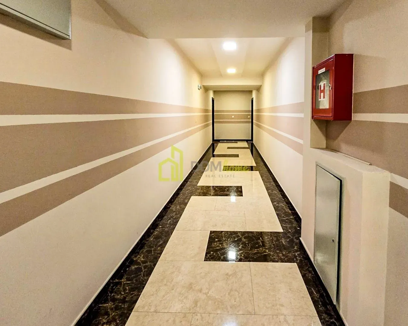 Izdavanje, trosoban stan, 95m², Momišići, Podgorica