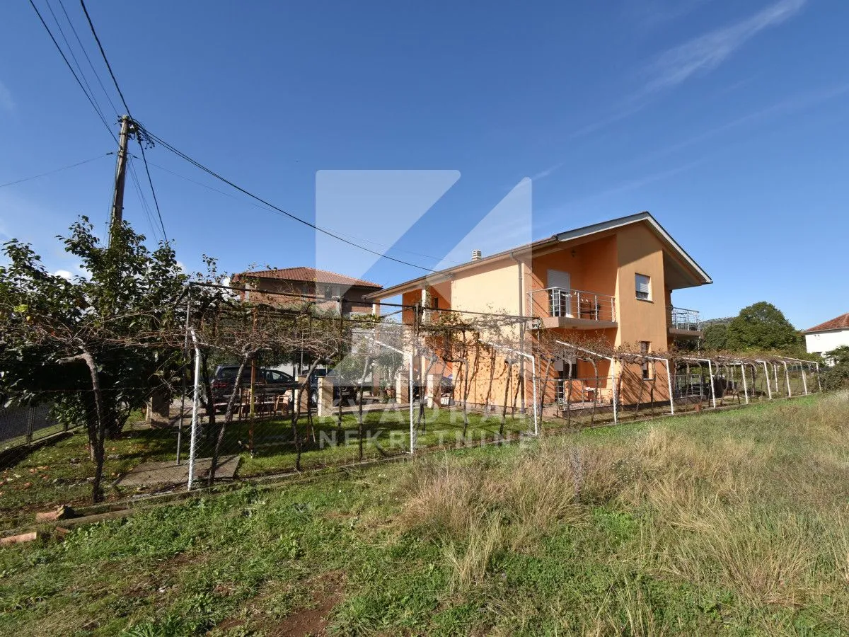 Prodaja, kuća, 300m², Donja Gorica, Podgorica