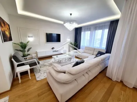 Izdavanje, četvorosoban stan, 126m², Banovo Brdo, Beograd - image 1