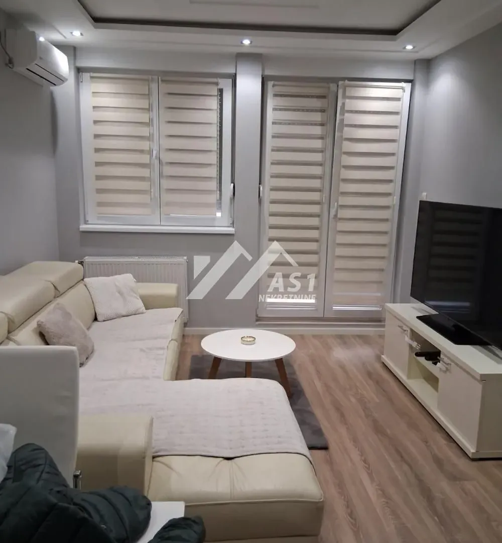 Izdavanje, trosoban stan, 58m², Bulevar Oslobodjenja, Novi Sad Sve Podlokacije