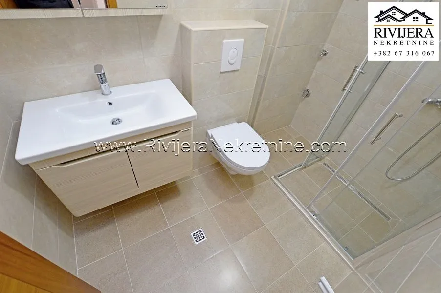 Prodaja, trosoban stan, 115m², Igalo, Herceg Novi