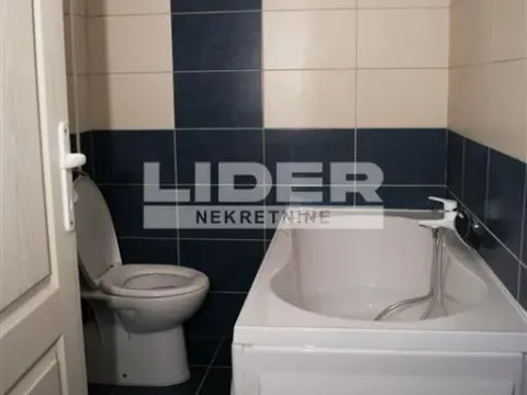 Prodaja, kuća, 198m², Ledine, Beograd - image 15